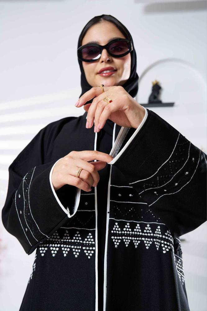 عباية فاخرة بتطريز هاند ميد